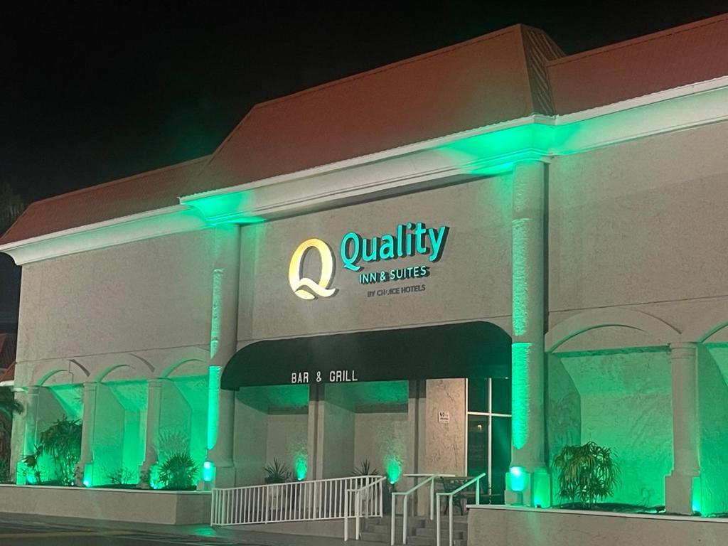 Quality Inn & Suites Conference Center New Port Richey Exterior foto